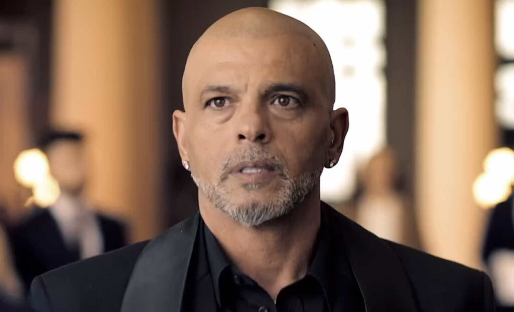 הזמר שהשווה את הקהל של אייל גולן לעדר בבונים וחטף: "י'בן ז*נה"