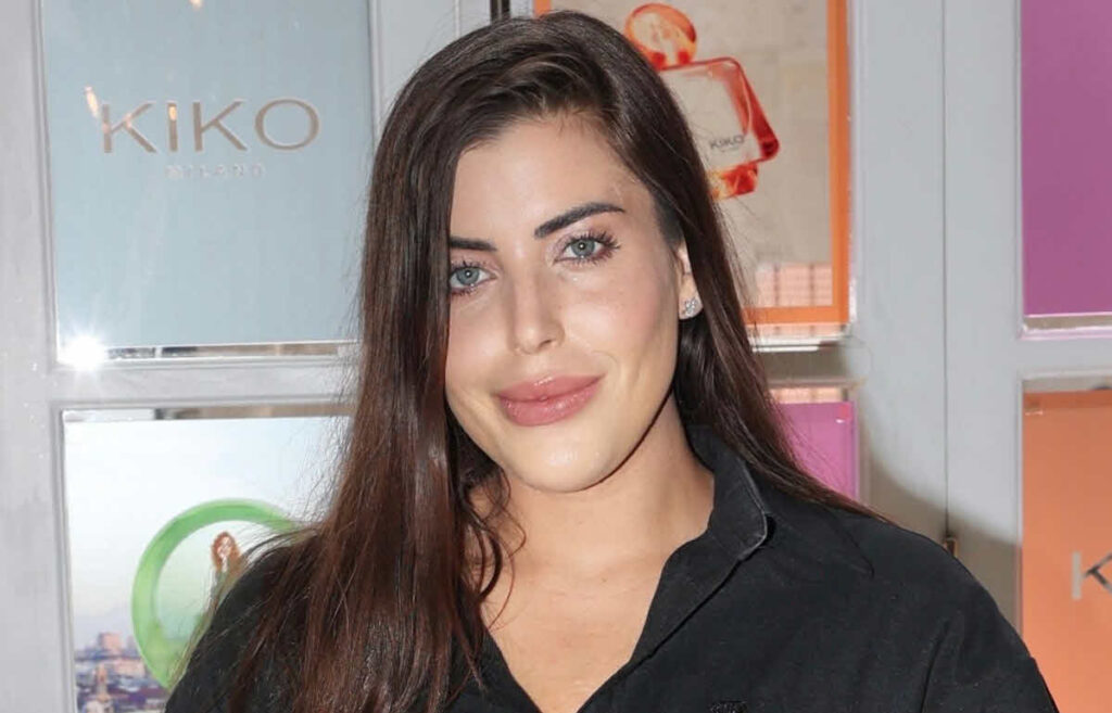 בזמן שהסולחה עם אחיה קרובה מתמיד: זה מה שעשתה ספיר בורגיל