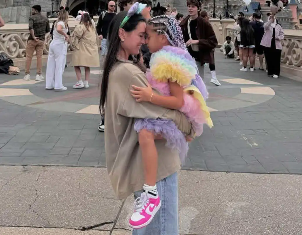 "כולך שניצל!": הרגע של אדל ושייה שגרם לרשת לבעור