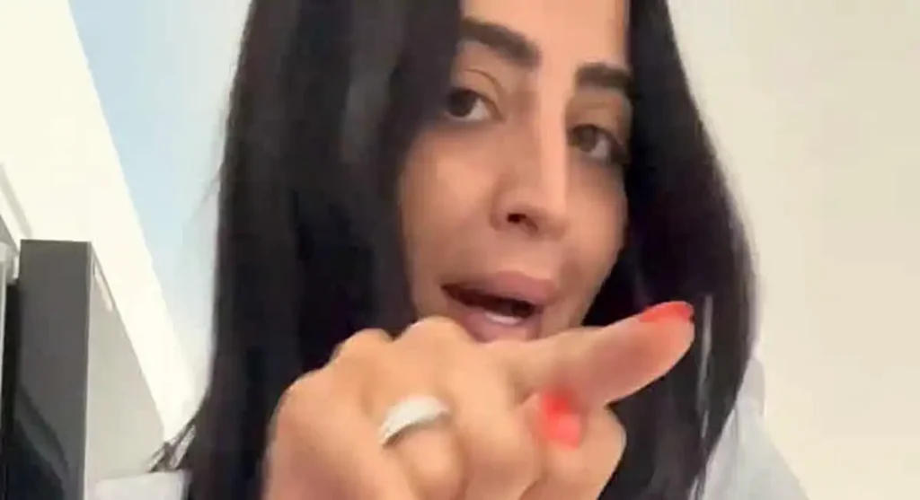 בר כהן בעקיצה חריפה: "הדלקתן את הכת שלא רגועות 3 שנים"