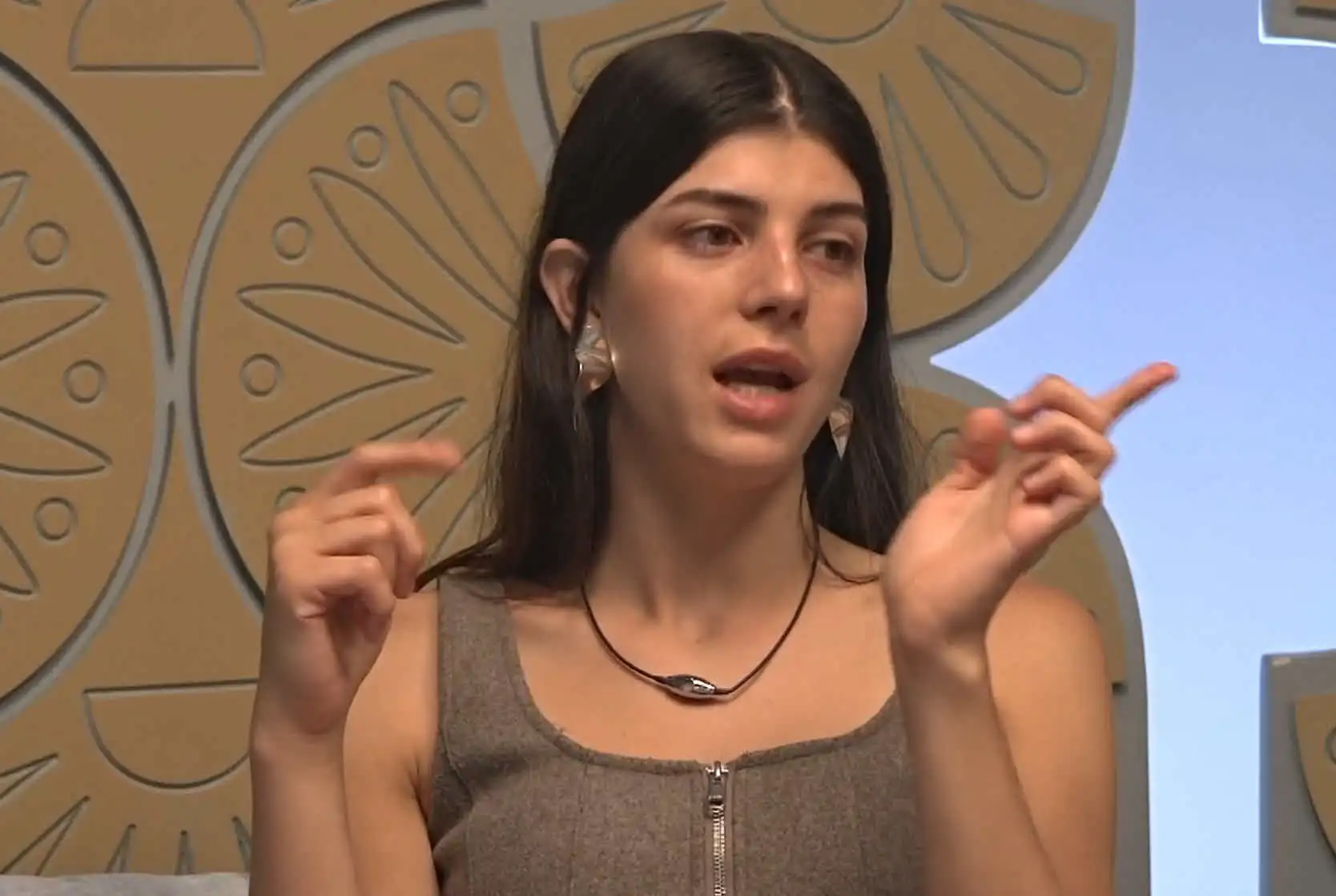 אלאיה ומאי מתפוצצות על שלקה: "מלקקת ונגררת"