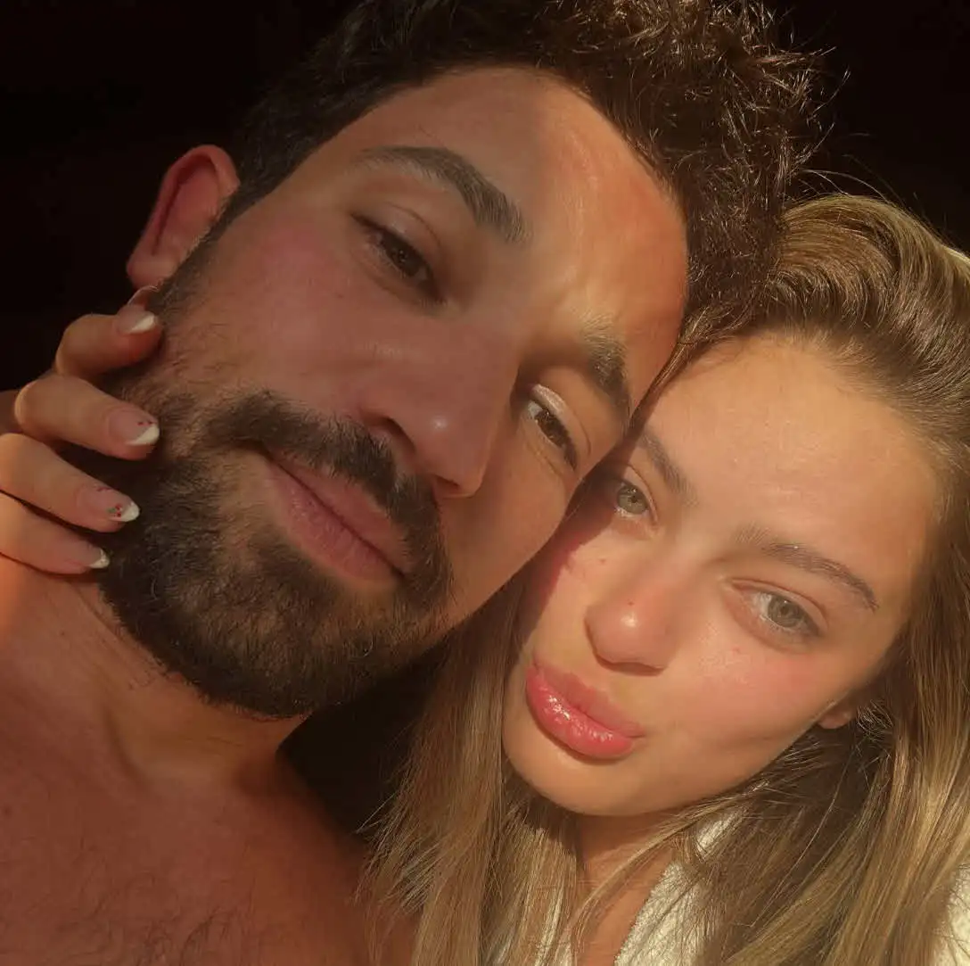 אמילי קופר ועידן גלפר שוברים את הרשת עם דרישה יוצאת דופן