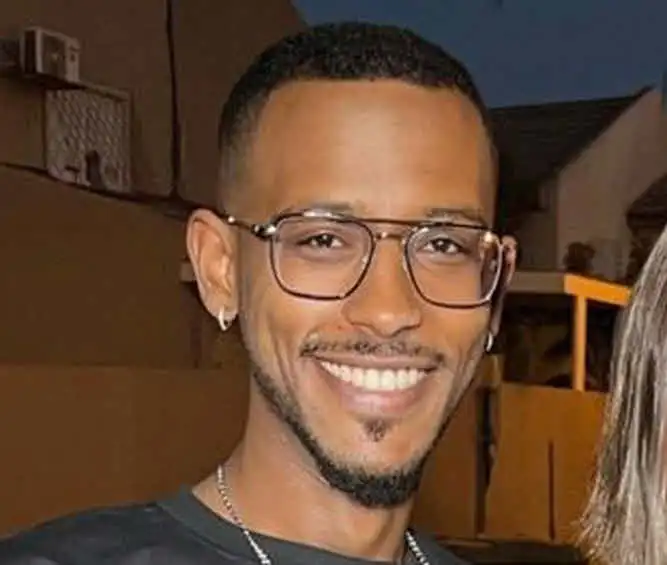 אברהם אקלום מוריד את הכפפות: "היא התחתנה עם אנס?"