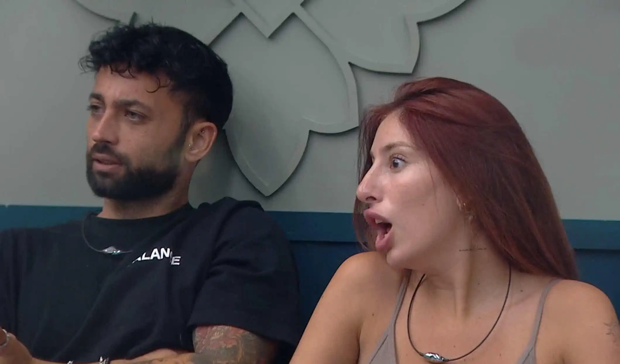 מאי נשבעת ומוגרבי מתפוצץ: "אני אביא לך כפכף לראש"