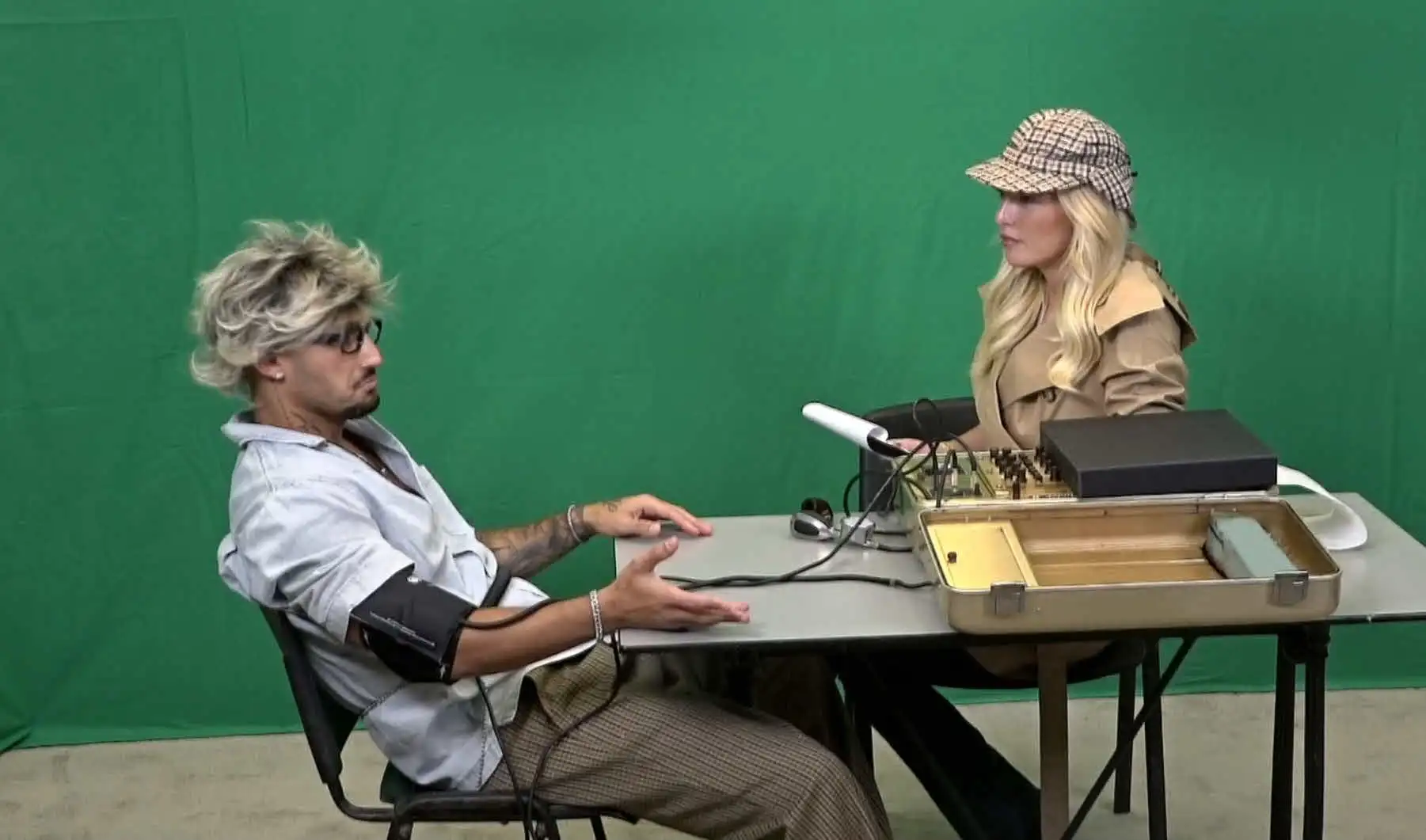 המשולש הרומנטי מתפוצץ: הסודות בין ארז למאי ותרצה מתגלים