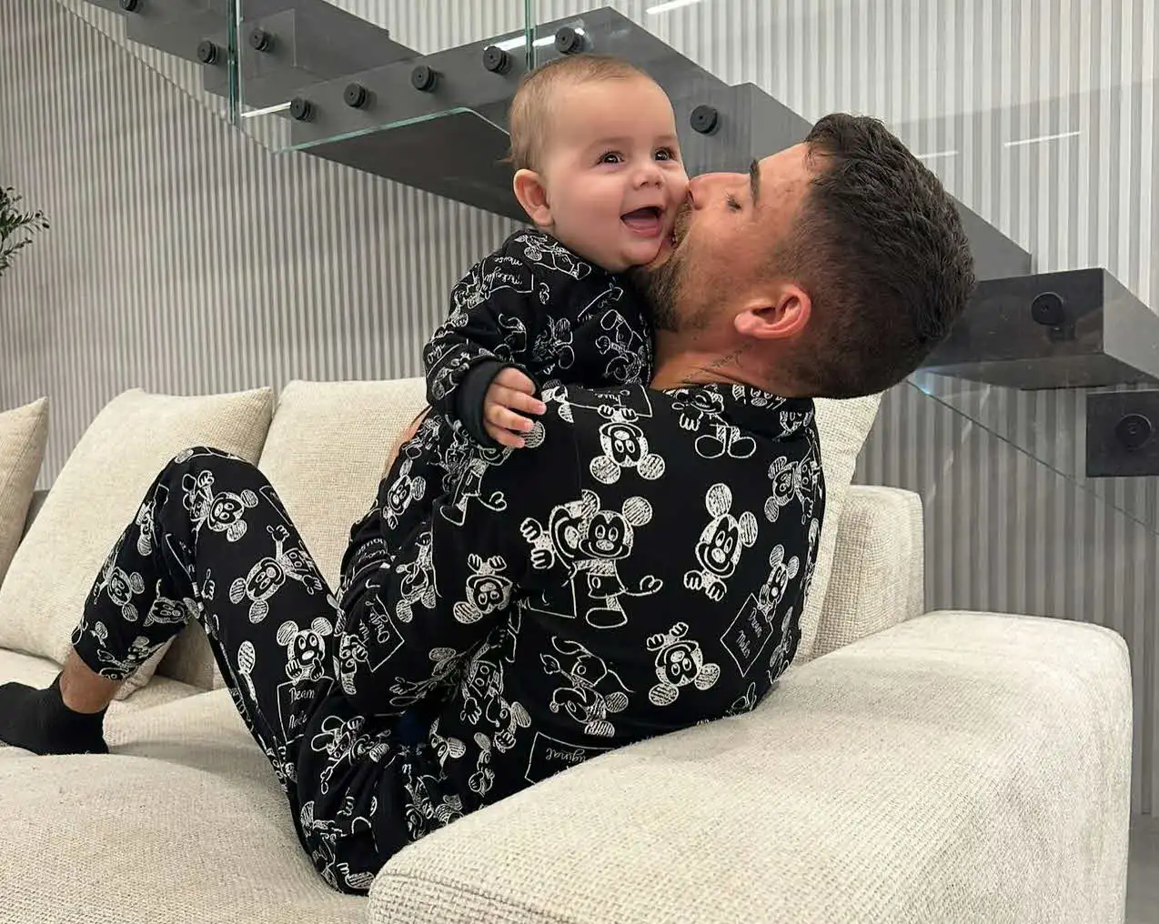 שניר בורגיל בהרמה חד צדדית: "אבא אריה ואמא לביאה"