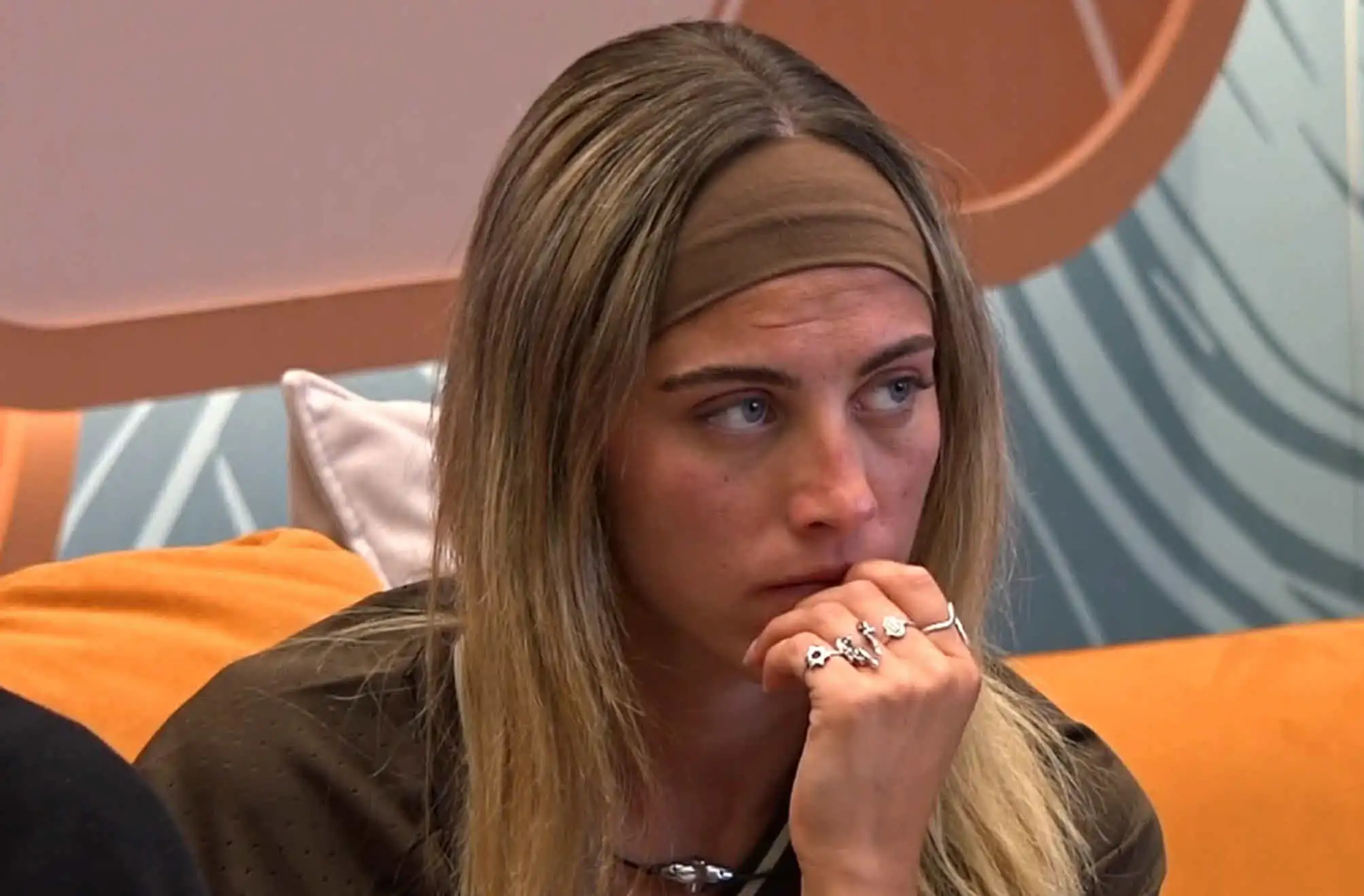 ארז איסקוב בדרך החוצה? המסר הקטלני שקיבל מחוץ לבית