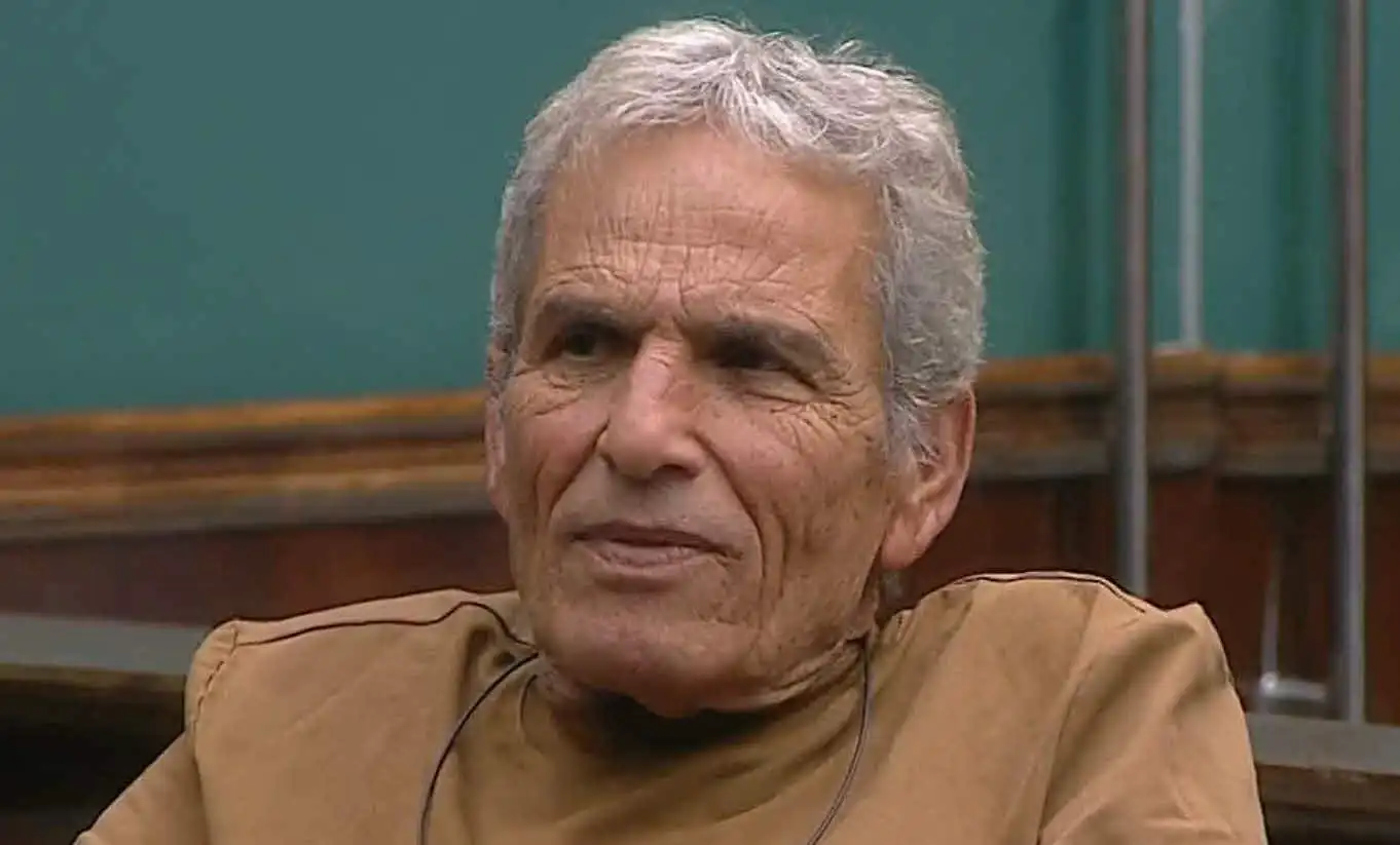 שני מקריבה את הכנות על מזבח הפופולריות; למה הקהל לא התחבר — ותומכיה נשארים עמה בכל זאת.