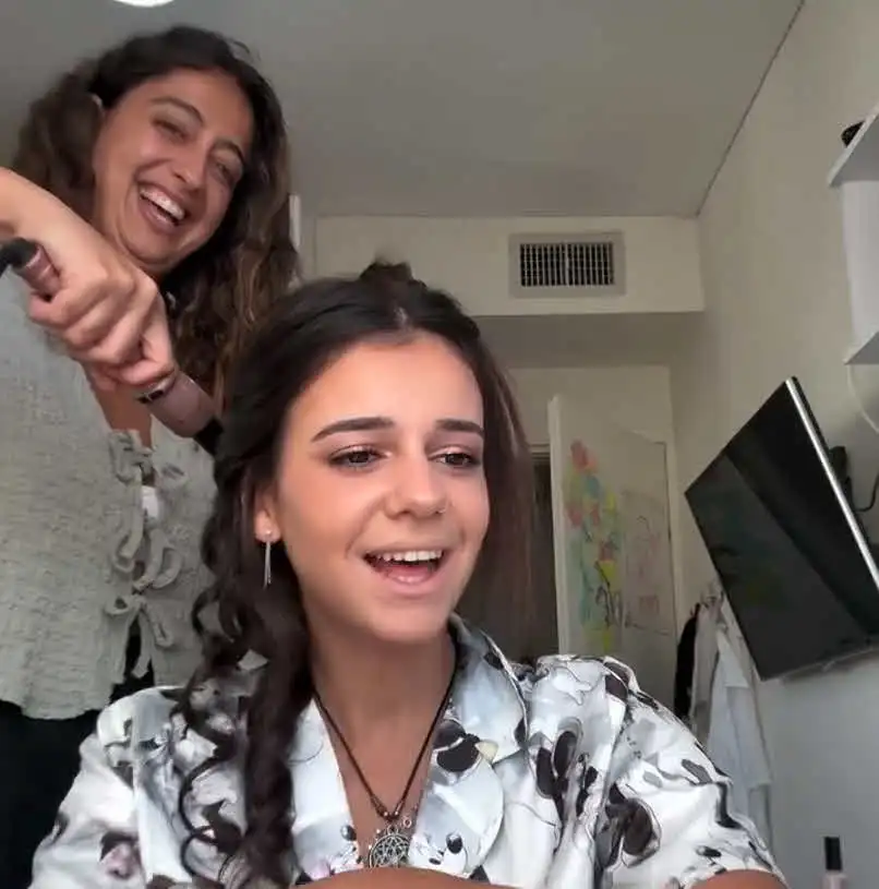 שירלי לוי נשברת בדמעות לאחר התאונה הטרגית של אחותה