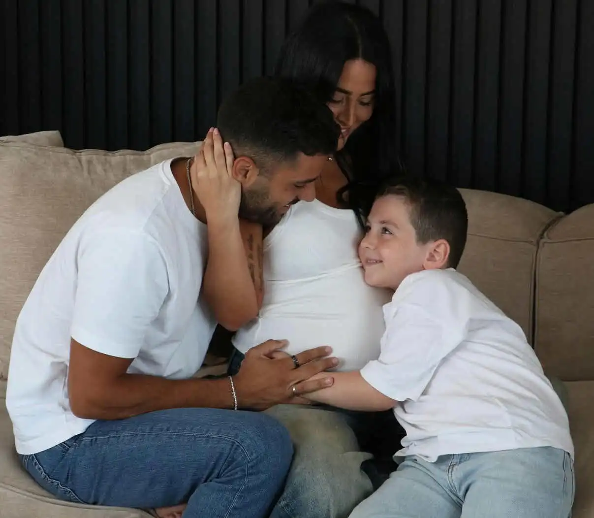 הרגע שלא ישאיר עין יבשה: בר כהן ואליאב חושפים את ההריון לליאו