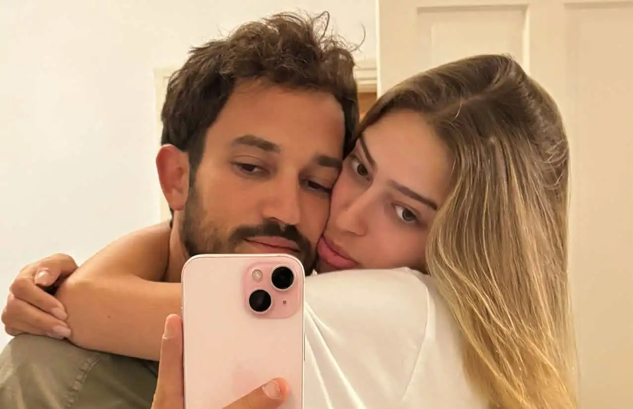 חוו אנטישמיות? מה קרה בחופשה הרומנטית של אמילי קופר ועידן גלפר