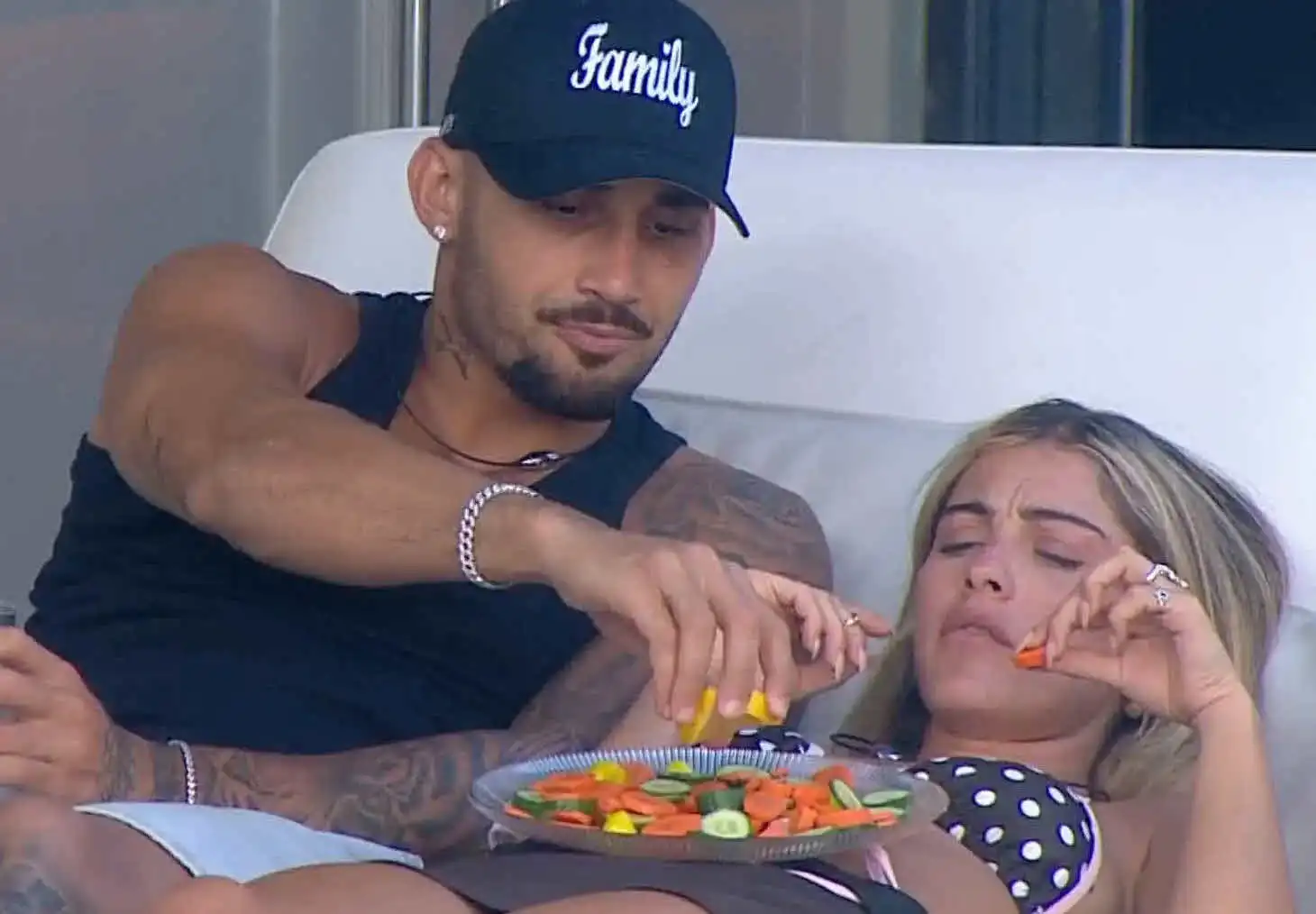 שכחה מאיסקוב? תרצה כהן מבלה ולא לצד ארז