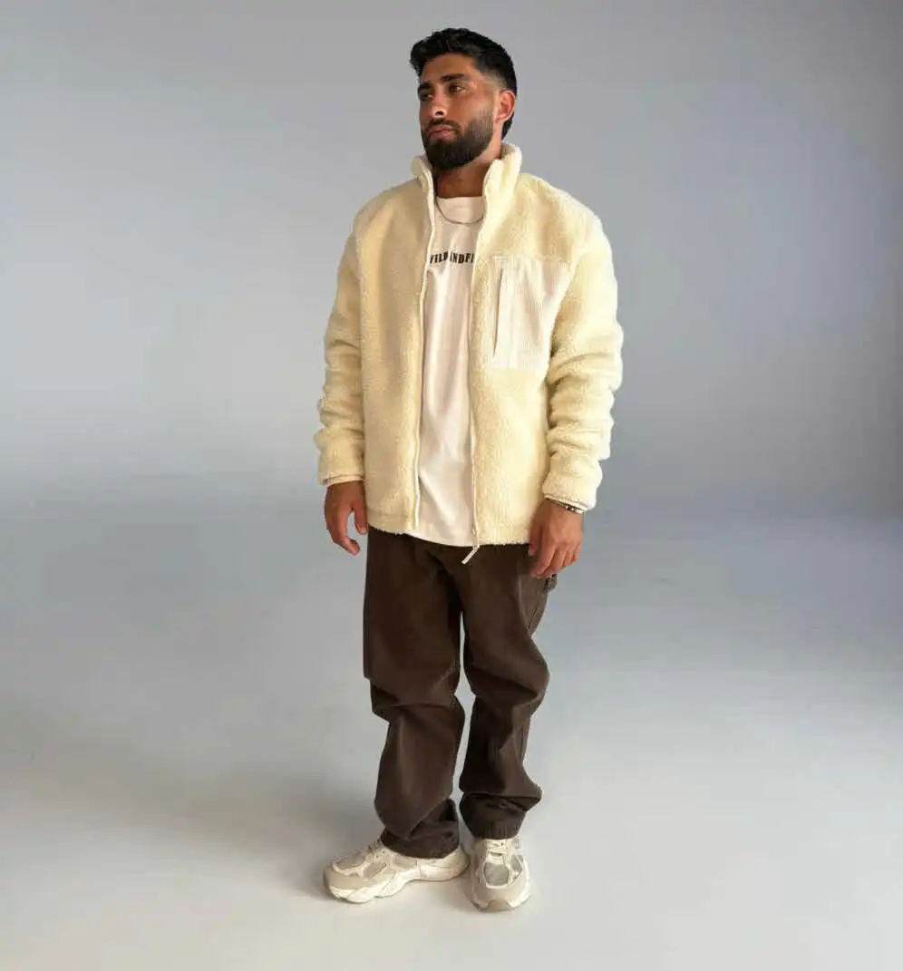 אחרי הדייט הלוהט: שון יפישין מוריד חולצה ומתחיל דרך חדשה