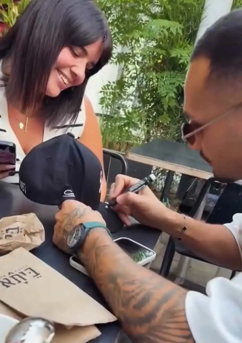 לא תרצה ולא מאי: ארז איסקוב צמוד לכוכבת הריאליטי