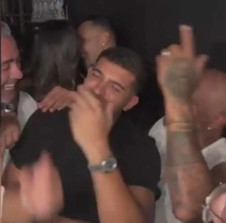 לא תרצה ולא מאי: ארז איסקוב צמוד לכוכבת הריאליטי