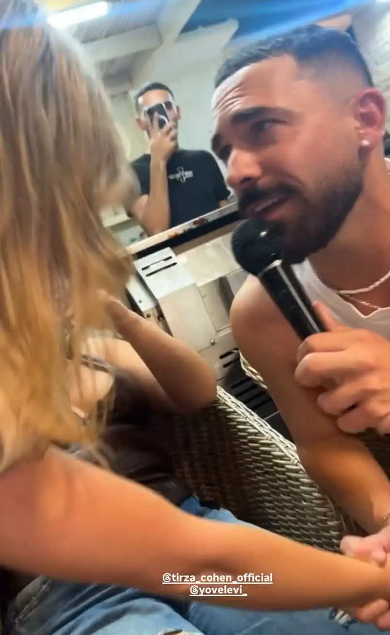 כשאיסקוב לא בתמונה: יובל לוי חושף לתרצה כהן סוד בפני הוריו