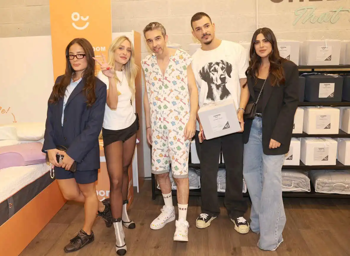 נופר מור והחברים