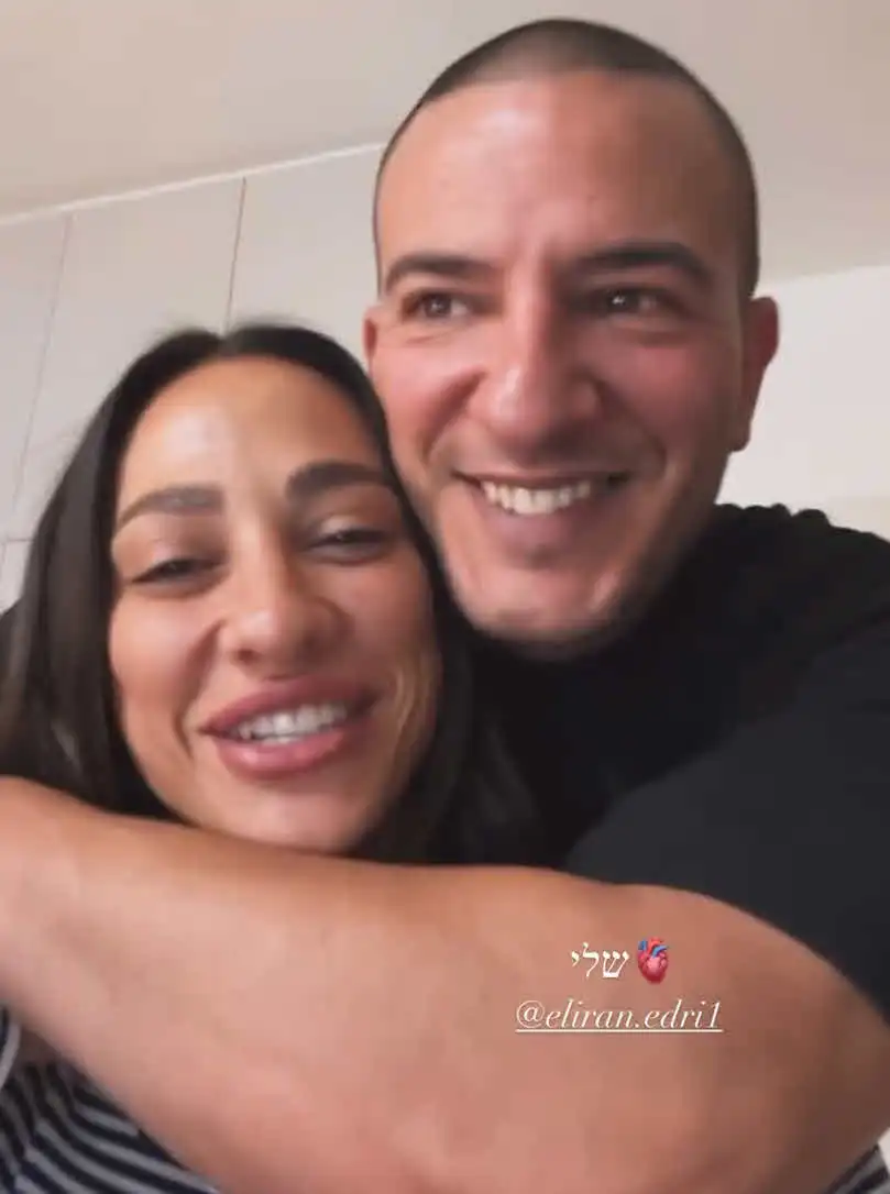 מהר מצפוי: שני אדרי מתקמבקת עם חיבוק חם במיוחד