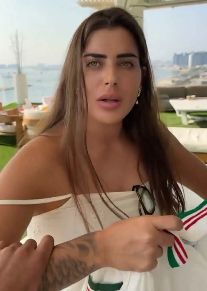 שניר לספיר בורגיל במהלך החופשה בדובאי: "תחזרי הביתה לישראל!"