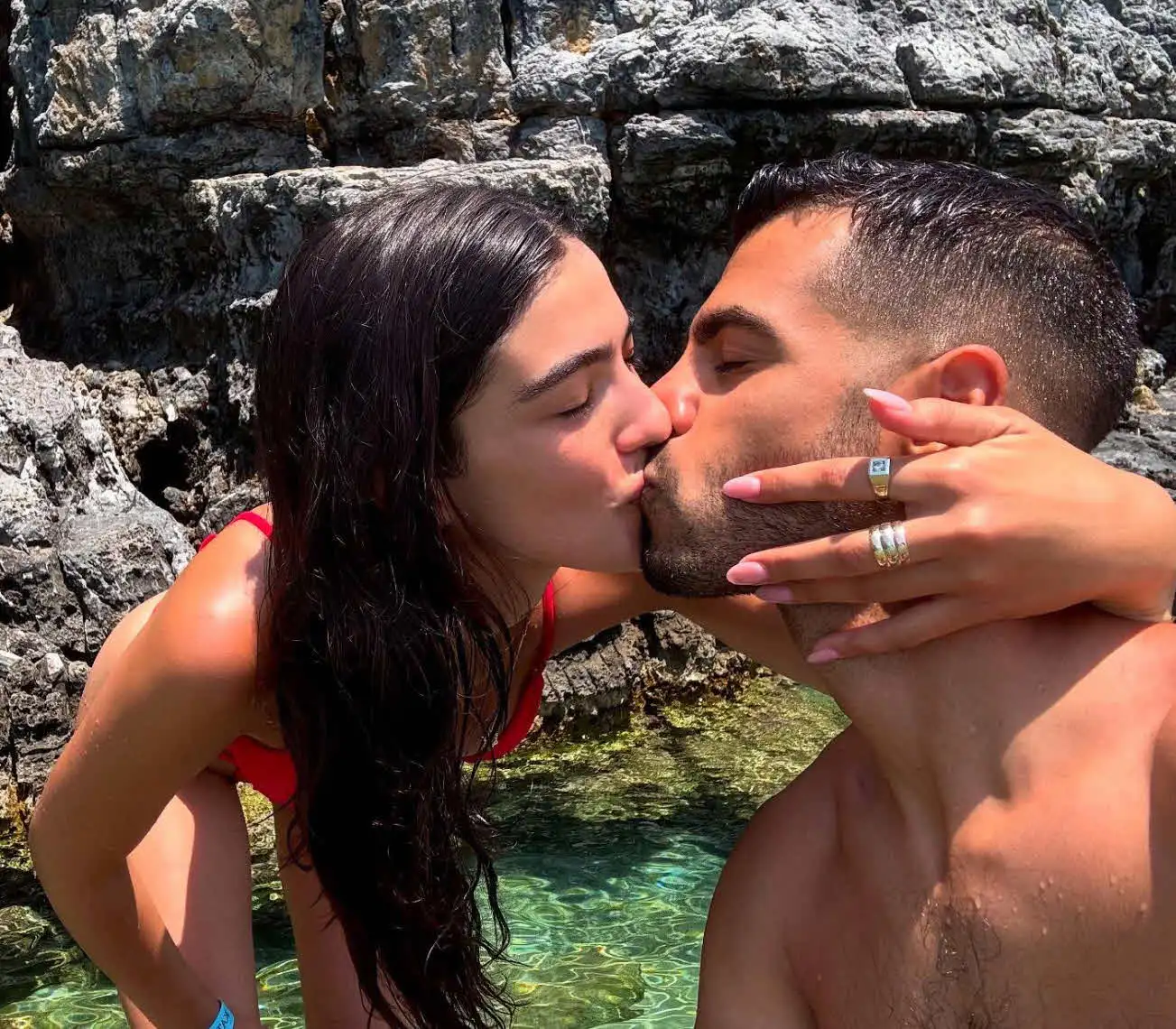 "הצילו אותי": מור זר ובת הזוג בבשורה יוצאת דופן