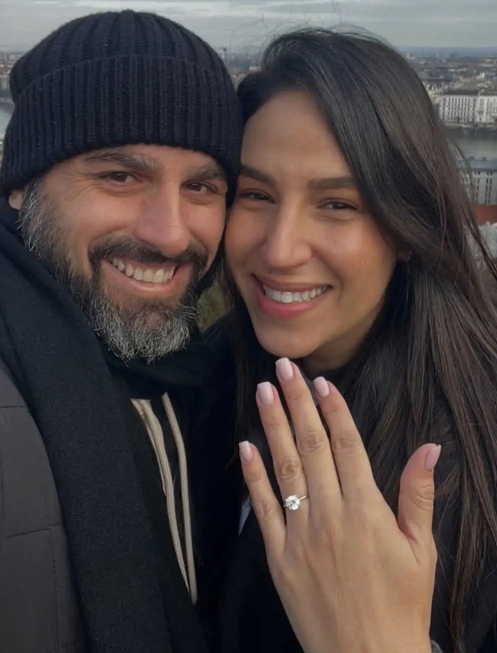 הפתעה מרגשת: כוכבת חתונה ממבט ראשון התארסה בחו"ל