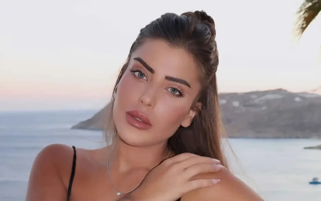 ספיר בורגיל מעוכבת בשדה התעופה: "מי עשה לי עין?"