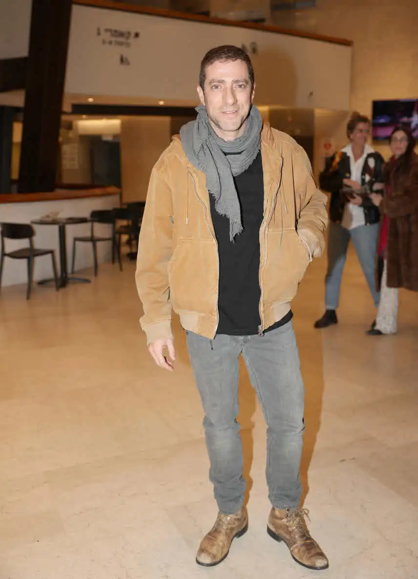 לא רואים ממטר: הצעד הבא של דודו פארוק ובת חן סבג