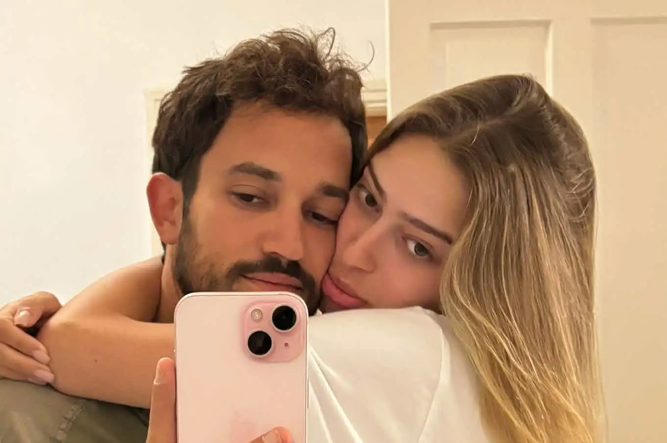 אמילי קופר המומה: לצעד הזה מעידן גלפר היא לא ציפתה