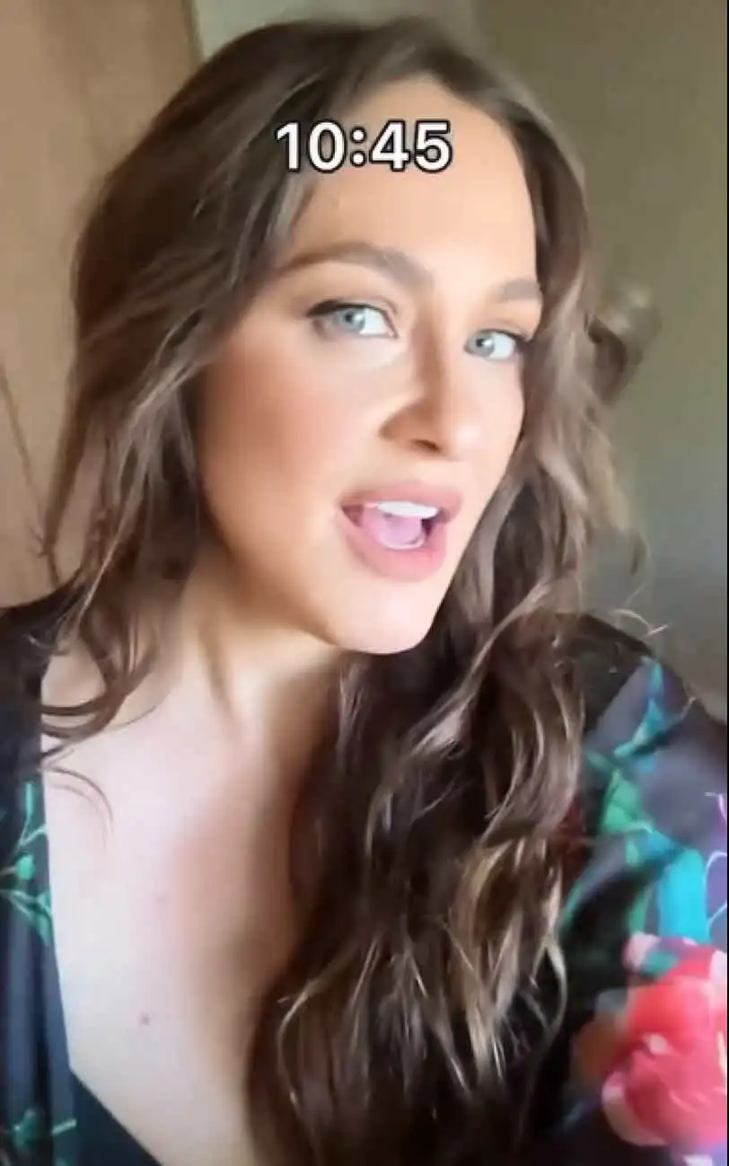 קרן פלס נזקקה לעזרה וחשפה את ההפרעה : "שוקעת לתוך חור שחור"