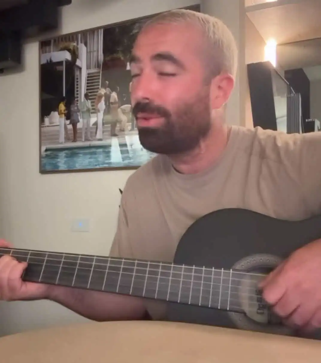 עומר אדם מאוהב: בדרך לשלוף טבעת לבת הזוג החדשה?