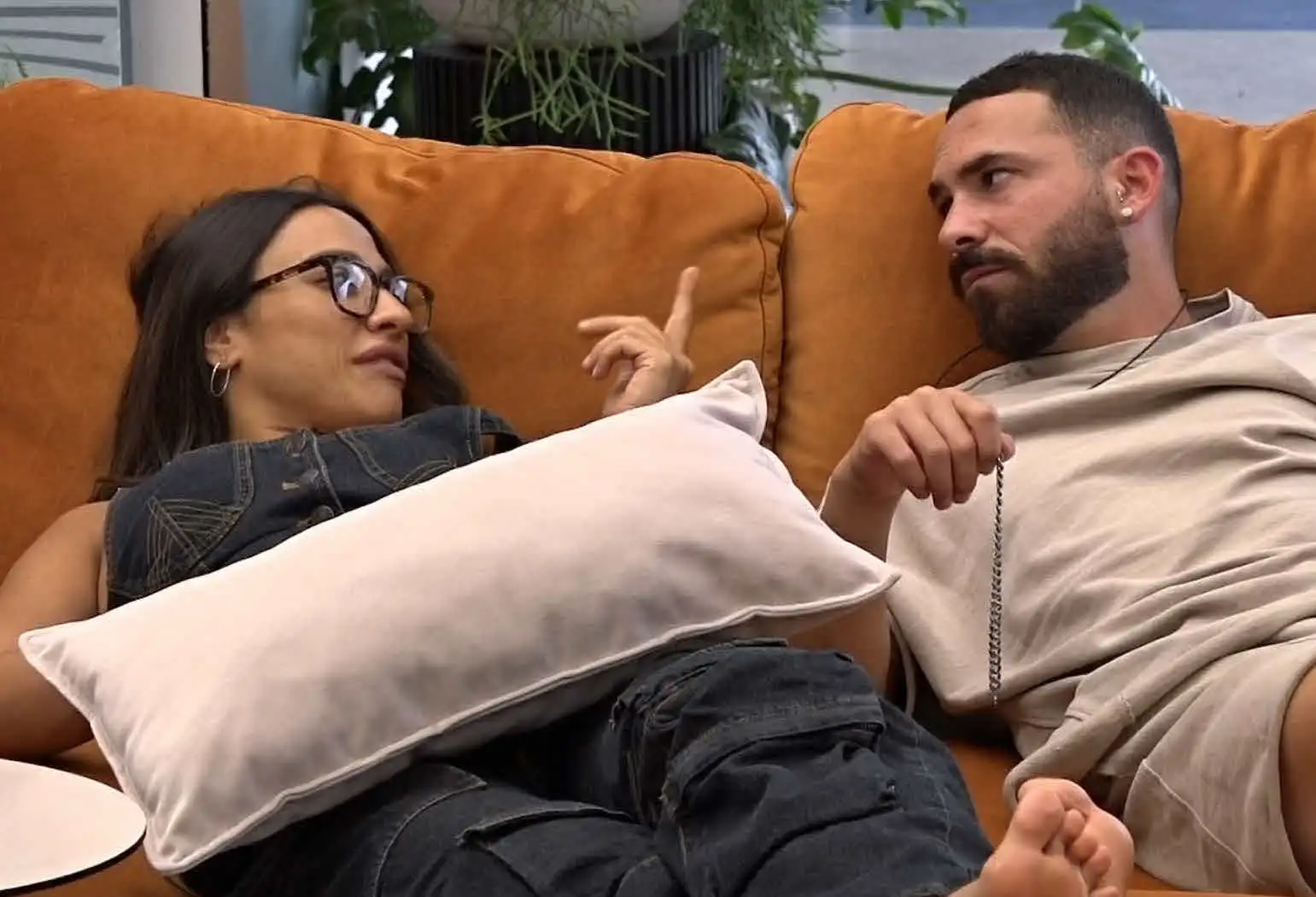 אחרי שנחשפו באינטימיות: שני אדרי זורקת פצצה ליובל לוי