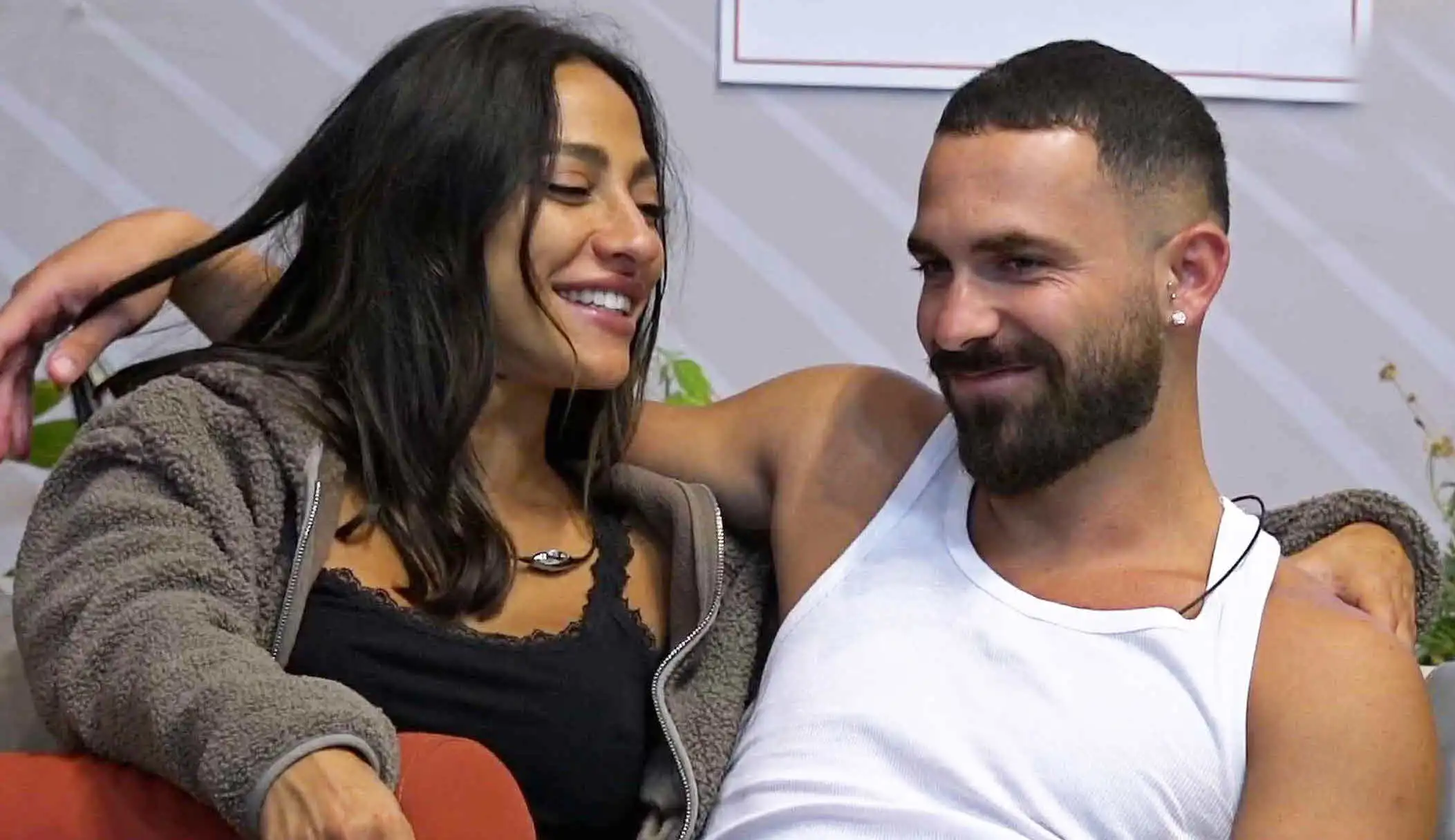 אחרי שנחשפו באינטימיות: שני אדרי זורקת פצצה ליובל לוי