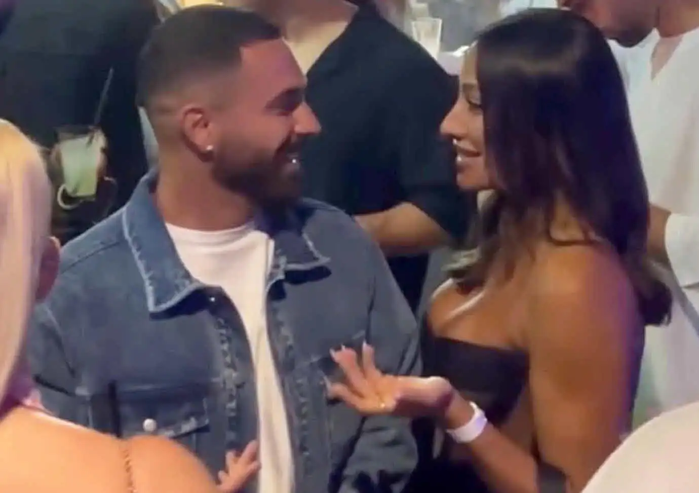 אחרי שנחשפו באינטימיות: שני אדרי זורקת פצצה ליובל לוי