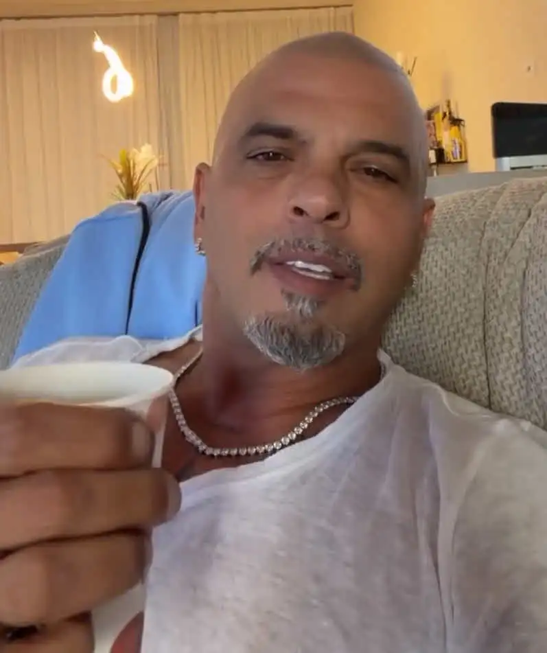 אייל גולן פותח את הכל על השולחן בלי פילטרים