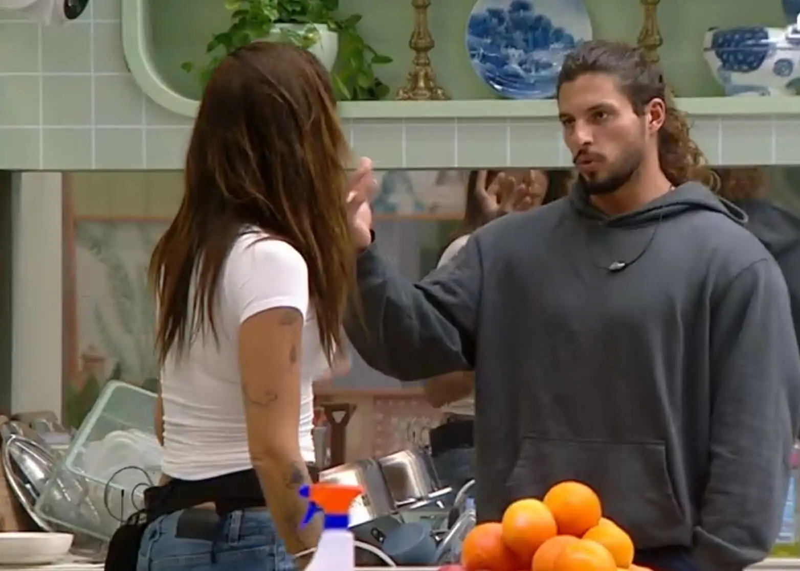 זוהר נגד מירה: "בן אדם לא אמיתי, תעשה לכם ז.. בפרצוף"