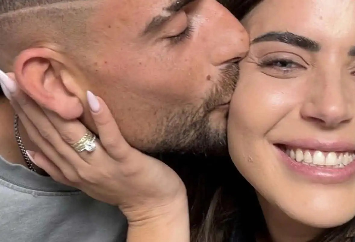 ספיר בורגיל בווידוי על אחיה שניר: "אנחנו בוחרים אחד בשני"