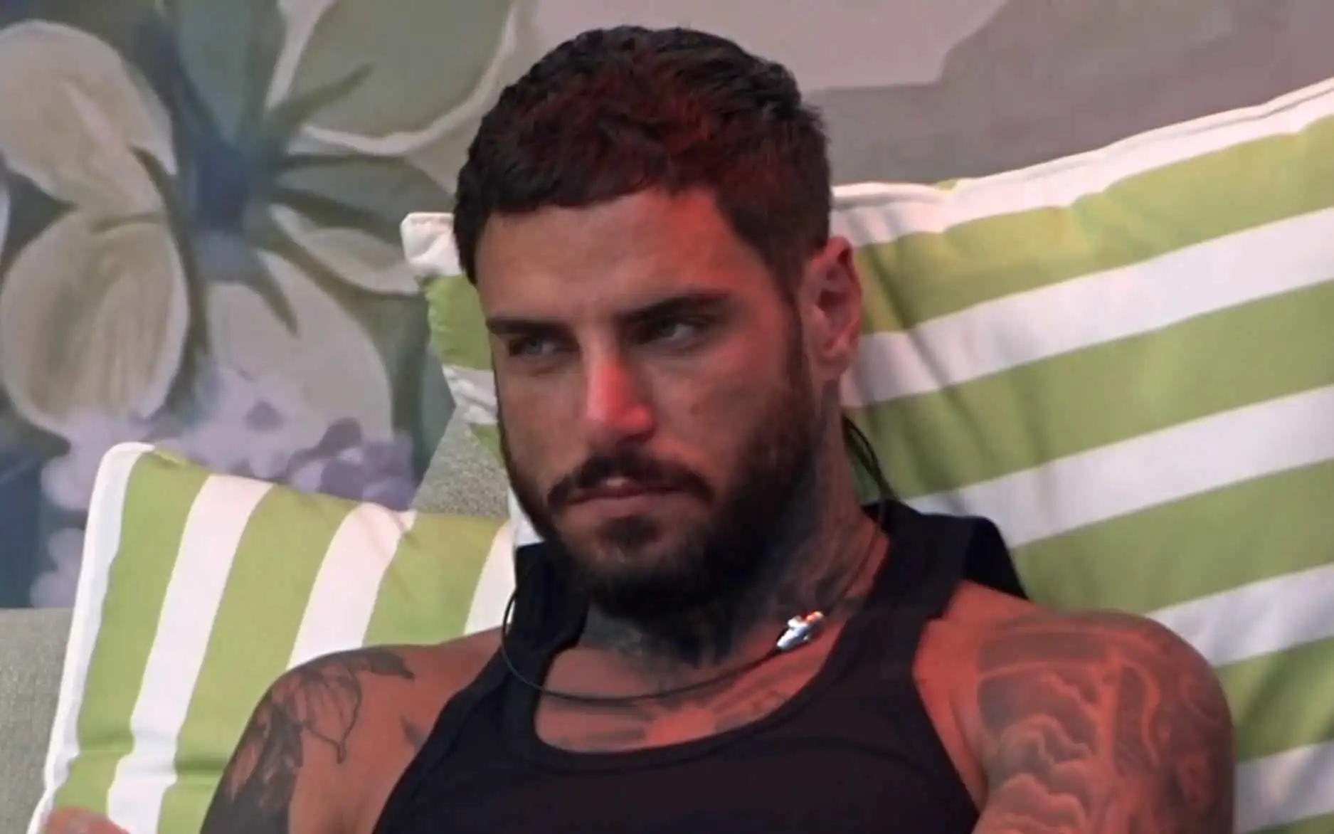 זוהר מתפוצץ על אלירן: "בן אדם מגעיל, אשתו היא זאת שתפגע מזה!"