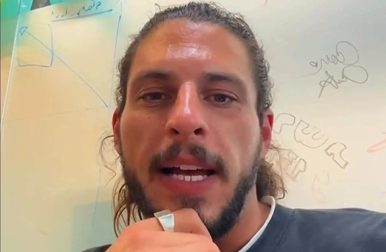 זוהר פותח לראשונה: "עברתי בבית האח דברים שלא היו רוצים להראות"