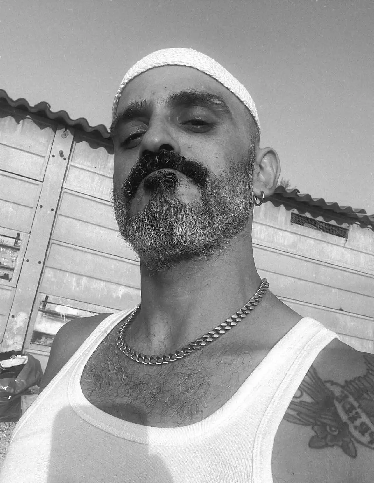 שנה אחרי שכמעט איבד את חייו: כוכב האח הגדול חוזר בתשובה