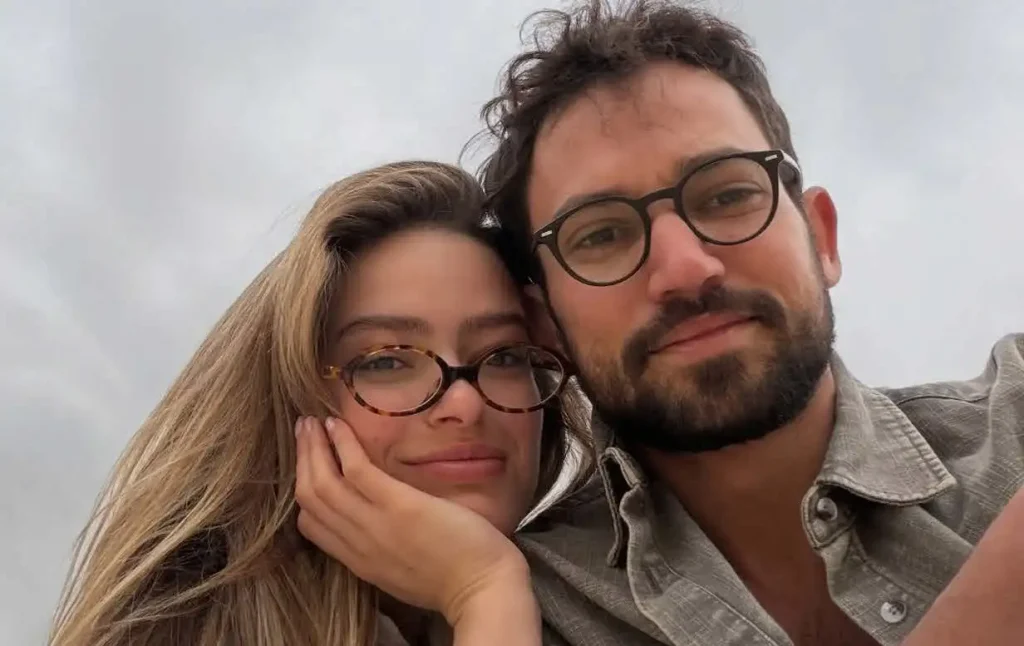 אמילי קופר פותחת לאחר הפרידה מעידן גלפר: "הפך ליותר מורכב עבורי"