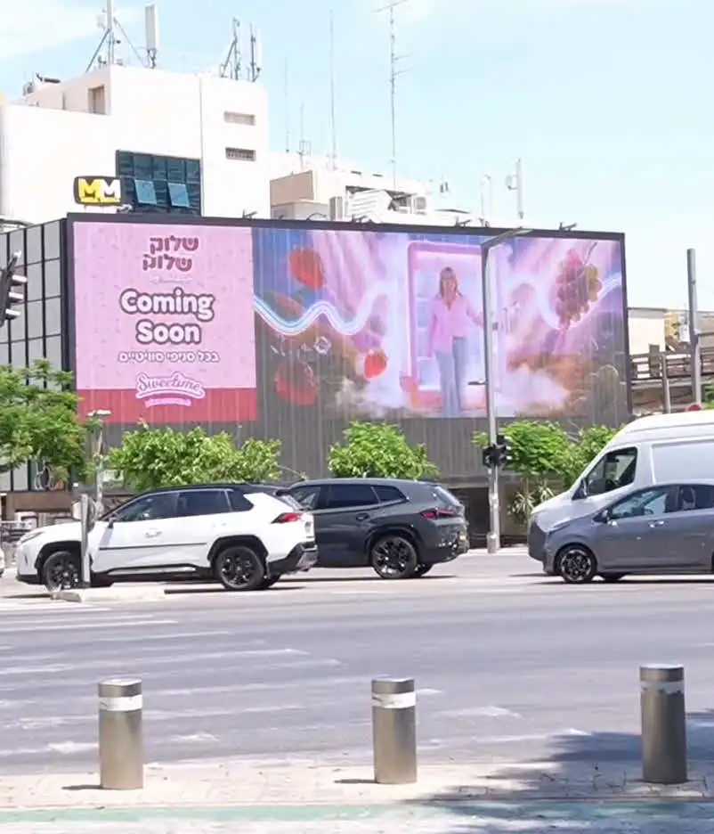 שלקה מפתיעה את משפחתה: "אני יוצאת מהארון"