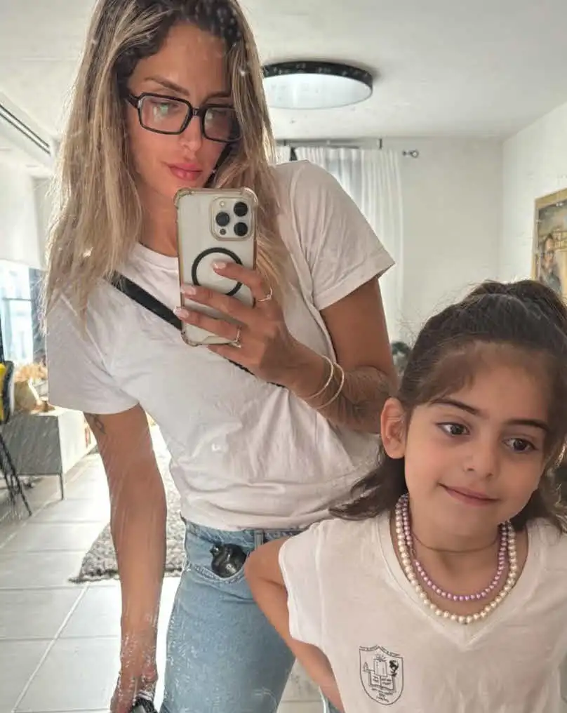 גל רובין בזעקה מבית החולים לצד בתה: "תתפללו עליה"